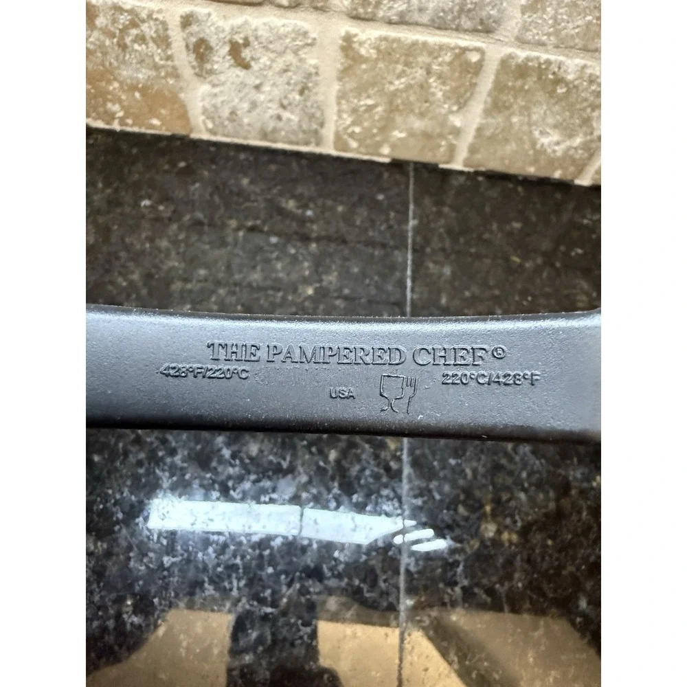 NEW Pampered Chef Black Nylon Slotted Spatula 2351 Flipper Turner Heat Resistant